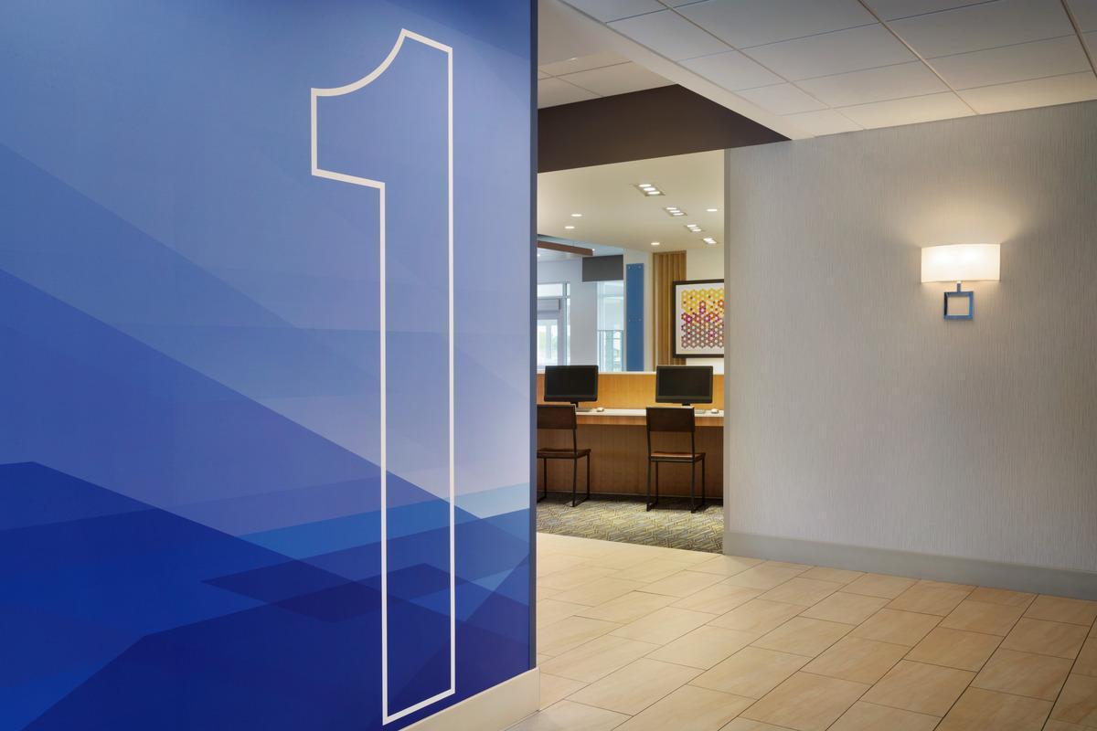 Holiday Inn Express & Suites Findlay North By Ihg Exterior foto